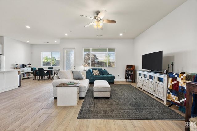 15602 Waterford Street, Bakersfield, CA 93314