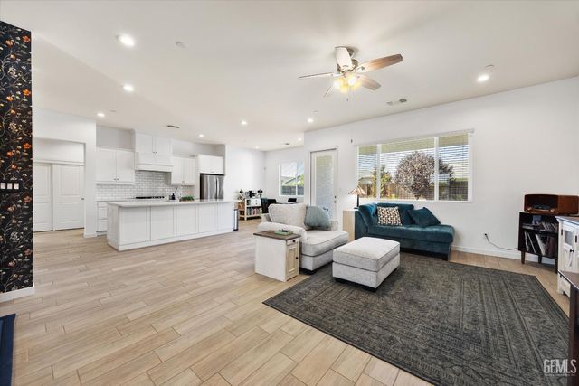 15602 Waterford Street, Bakersfield, CA 93314