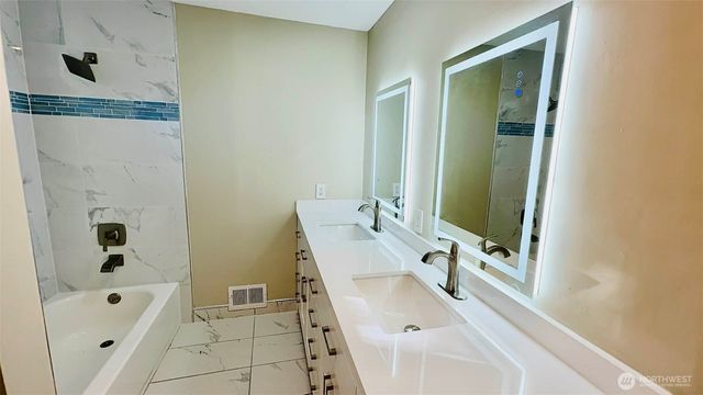 10003 SE 192nd Street, Renton, WA 98055