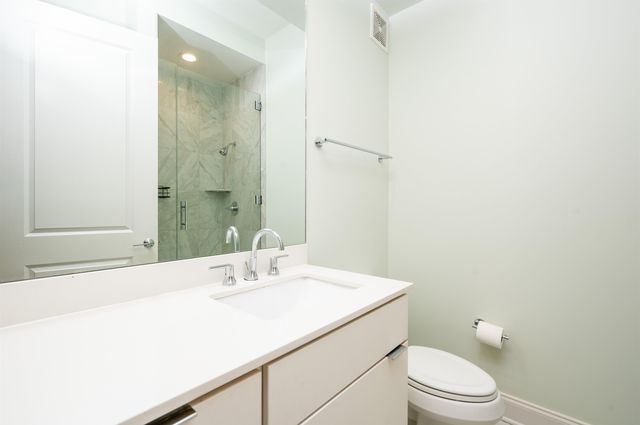 717 S Riverside Dr Apt 1506, Memphis, TN 38103