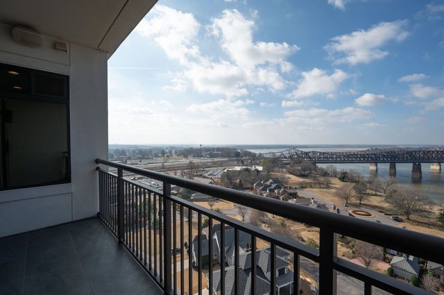 717 S Riverside Dr Apt 1506, Memphis, TN 38103