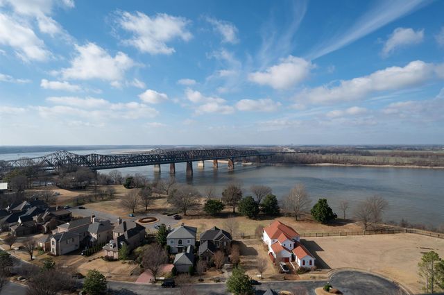 717 S Riverside Dr Apt 1506, Memphis, TN 38103