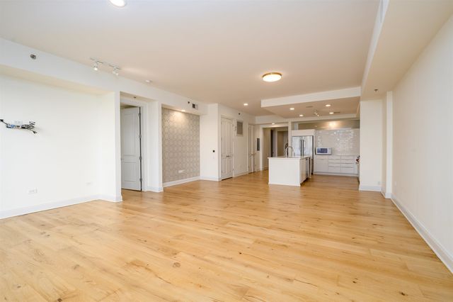 717 S Riverside Dr Apt 1506, Memphis, TN 38103