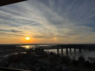 717 S Riverside Dr Apt 1506, Memphis, TN 38103