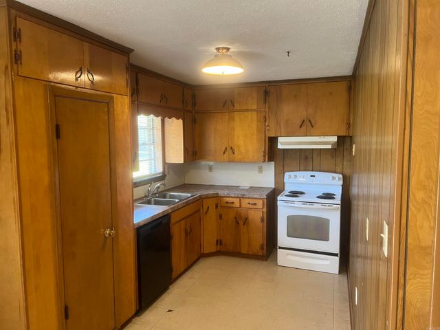 2109 Arkansas Ave, Conway, AR 72034