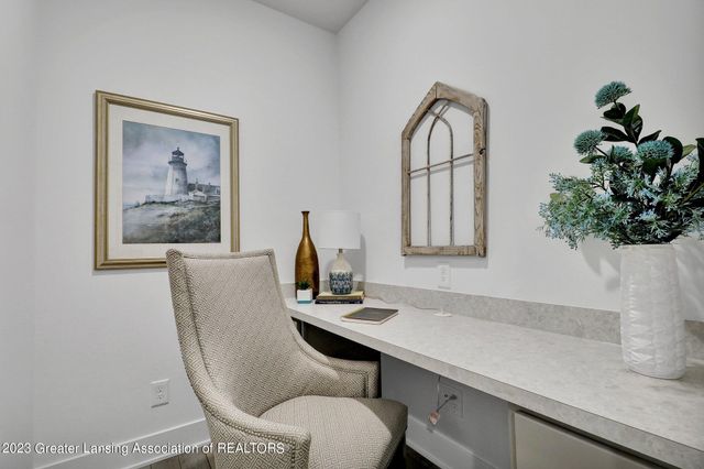 1132 Peninsula Drive, Grand Ledge, MI 48837