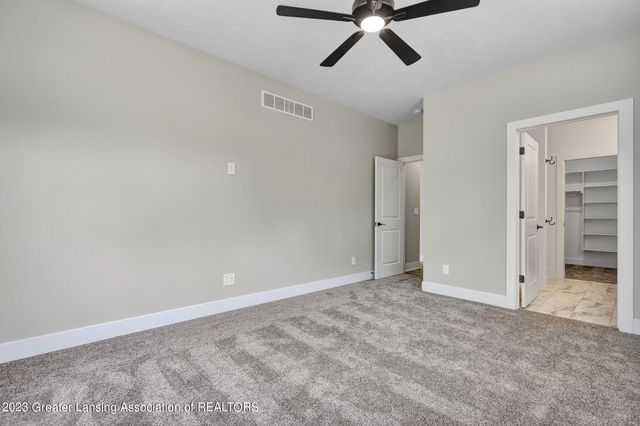 1132 Peninsula Drive, Grand Ledge, MI 48837