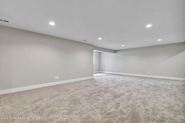 1132 Peninsula Drive, Grand Ledge, MI 48837