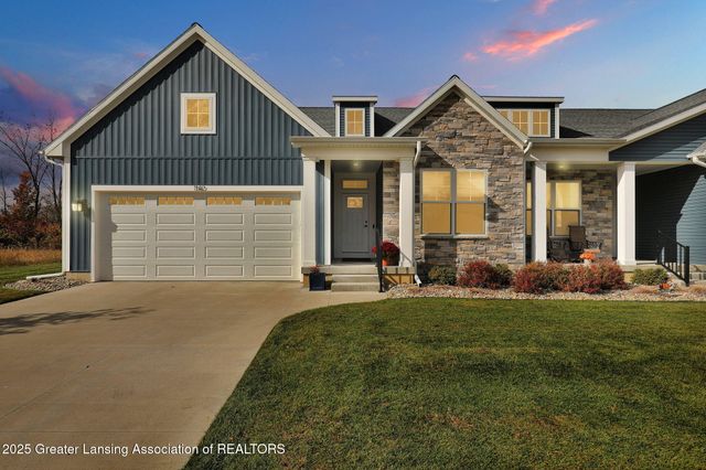 1132 Peninsula Drive, Grand Ledge, MI 48837