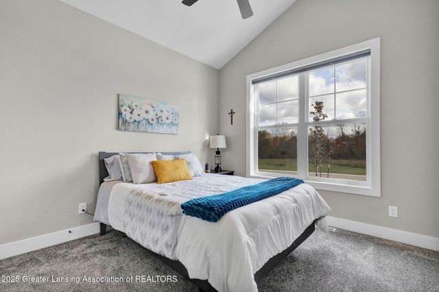 1132 Peninsula Drive, Grand Ledge, MI 48837