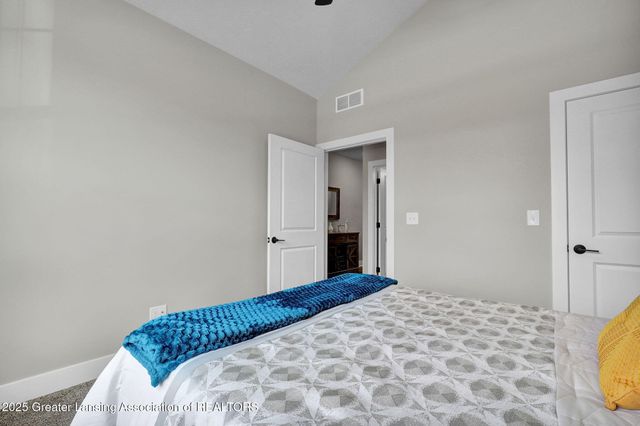 1132 Peninsula Drive, Grand Ledge, MI 48837