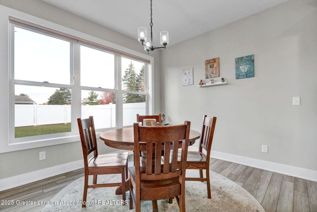 1132 Peninsula Drive, Grand Ledge, MI 48837