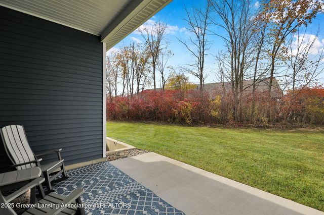 1132 Peninsula Drive, Grand Ledge, MI 48837