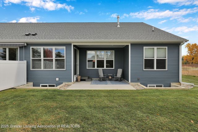 1132 Peninsula Drive, Grand Ledge, MI 48837