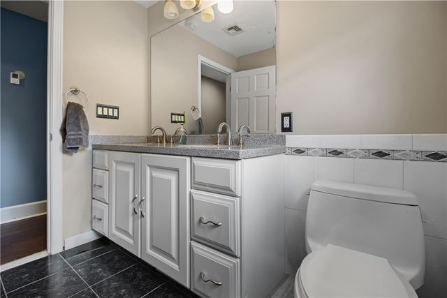50 Countryside Drive, Cranston, RI 02921