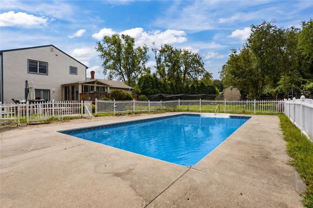 50 Countryside Drive, Cranston, RI 02921