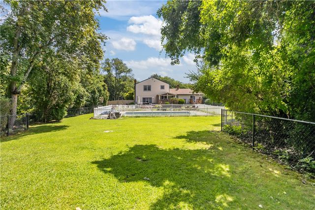 50 Countryside Drive, Cranston, RI 02921