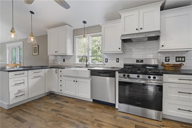 50 Countryside Drive, Cranston, RI 02921