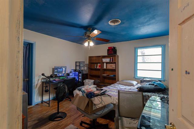 101 S Woodsway Street E, Conroe, TX 77301