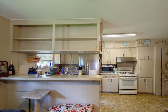101 S Woodsway Street E, Conroe, TX 77301