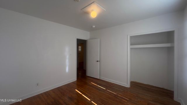 1044 Cooper Road, Jackson, MS 39212