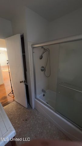 1044 Cooper Road, Jackson, MS 39212