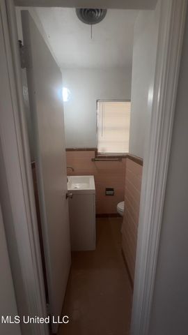 1044 Cooper Road, Jackson, MS 39212