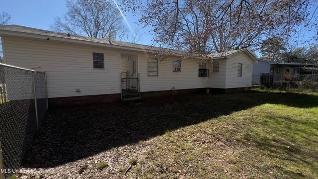 1044 Cooper Road, Jackson, MS 39212