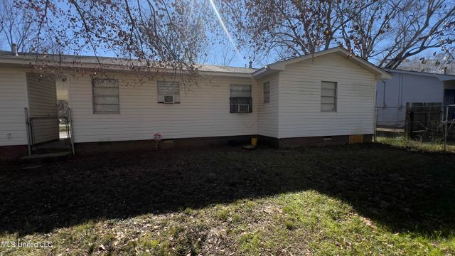 1044 Cooper Road, Jackson, MS 39212