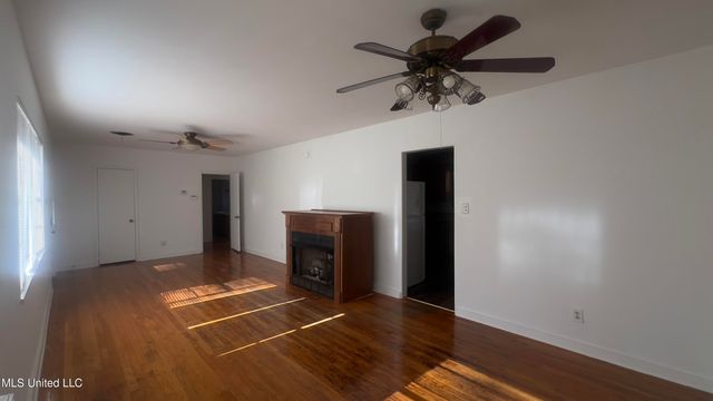 1044 Cooper Road, Jackson, MS 39212