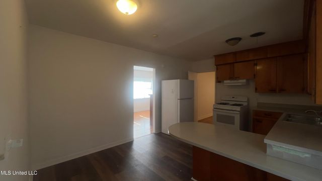 1044 Cooper Road, Jackson, MS 39212