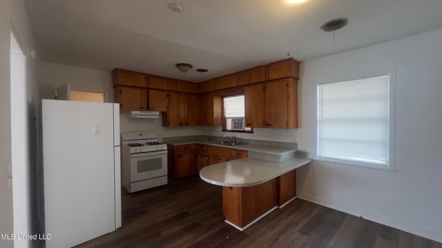 1044 Cooper Road, Jackson, MS 39212