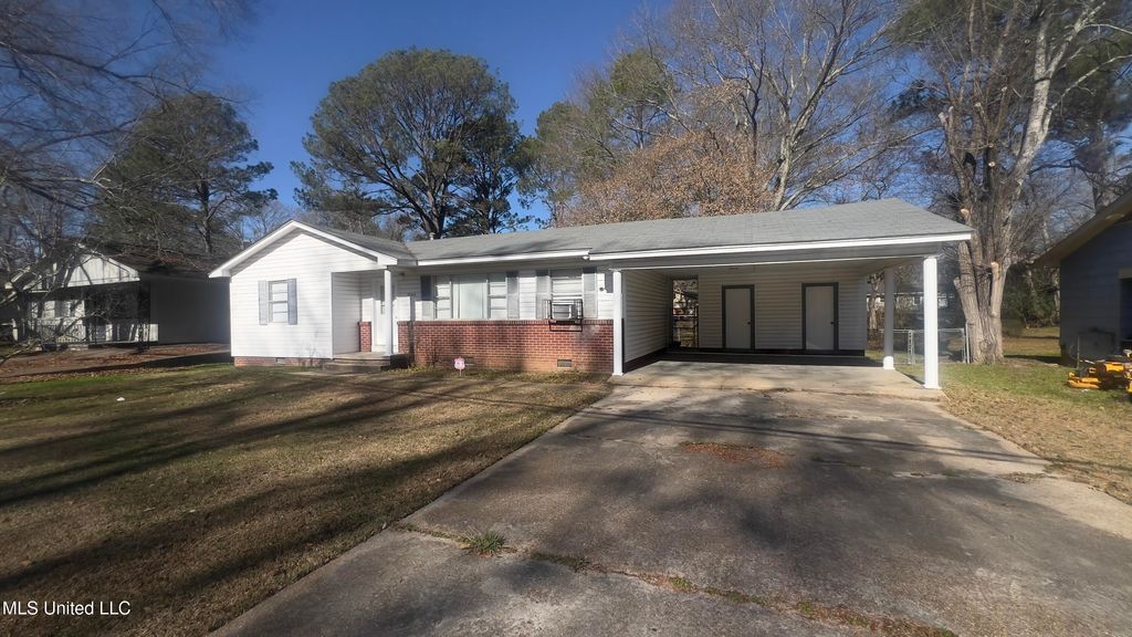 1044 Cooper Road, Jackson, MS 39212