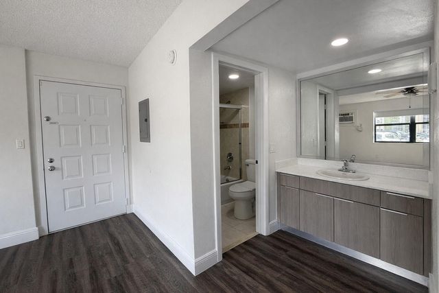 17350 NW 68th Avenue 400-402A, Hialeah, FL 33015