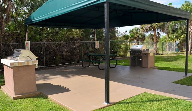 17350 NW 68th Avenue 400-402A, Hialeah, FL 33015