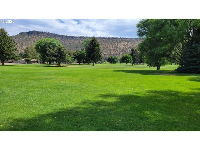 7208 Ne OCHOCO Hwy, Prineville, OR 97754