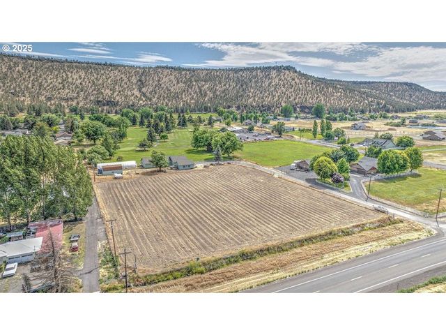 7208 Ne OCHOCO Hwy, Prineville, OR 97754