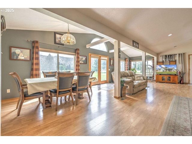 7208 Ne OCHOCO Hwy, Prineville, OR 97754