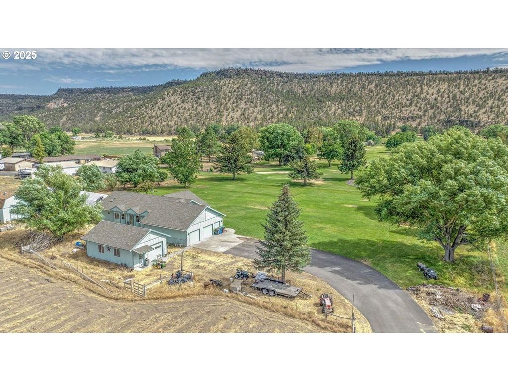 7208 Ne OCHOCO Hwy, Prineville, OR 97754