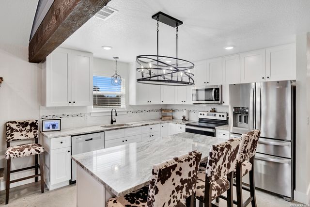 1706 Redwood Drive, Granite Shoals, TX 78654