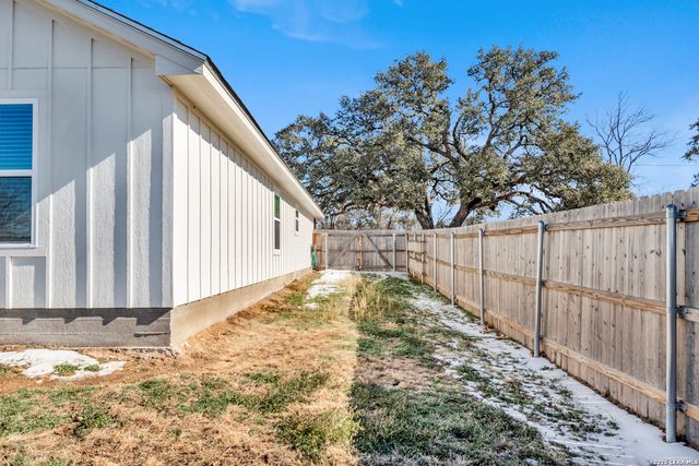 1706 Redwood Drive, Granite Shoals, TX 78654