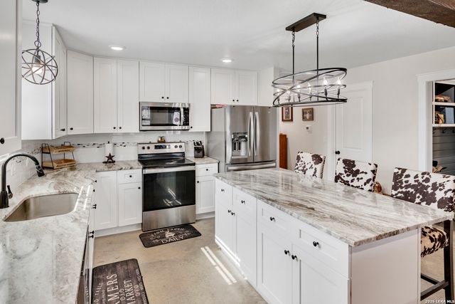 1706 Redwood Drive, Granite Shoals, TX 78654