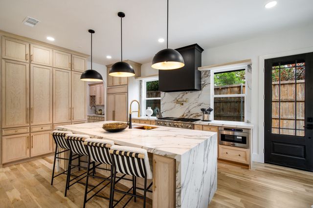 6162 Prospect Avenue, Dallas, TX 75214