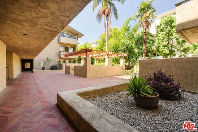 960 San Pasqual Street 203, Pasadena, CA 91106