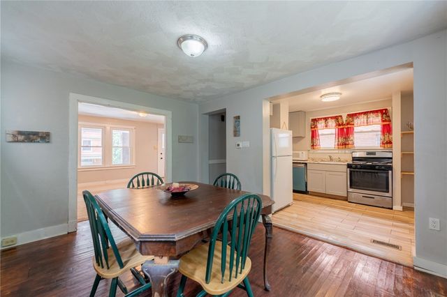 7322 Whipple St, Swissvale, PA 15218