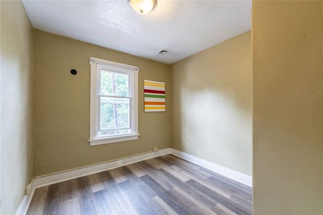 7322 Whipple St, Swissvale, PA 15218