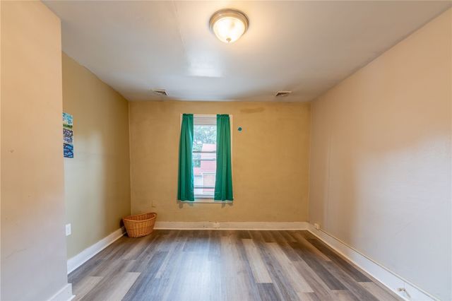 7322 Whipple St, Swissvale, PA 15218