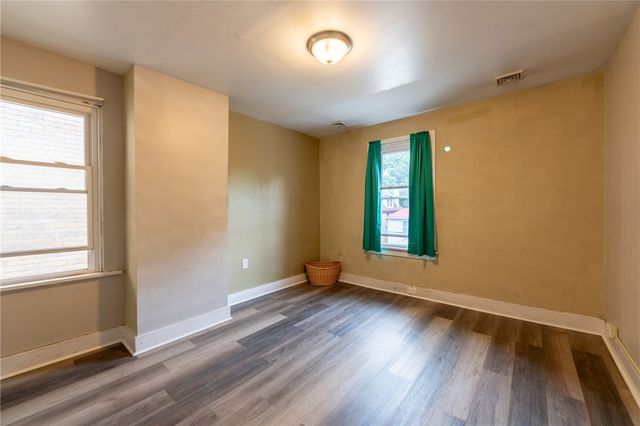7322 Whipple St, Swissvale, PA 15218