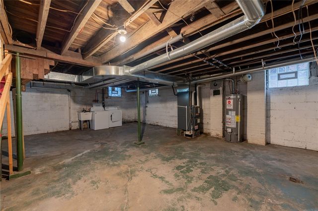 7322 Whipple St, Swissvale, PA 15218