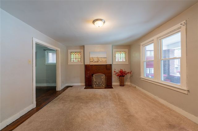 7322 Whipple St, Swissvale, PA 15218